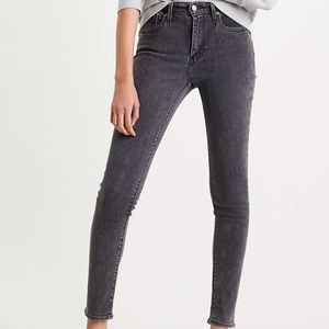 SOLD - Levi's 721 High-Rise Skinny Jeans